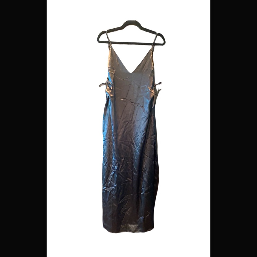 H:ours Slip Dress in Black. SIZE (XS)